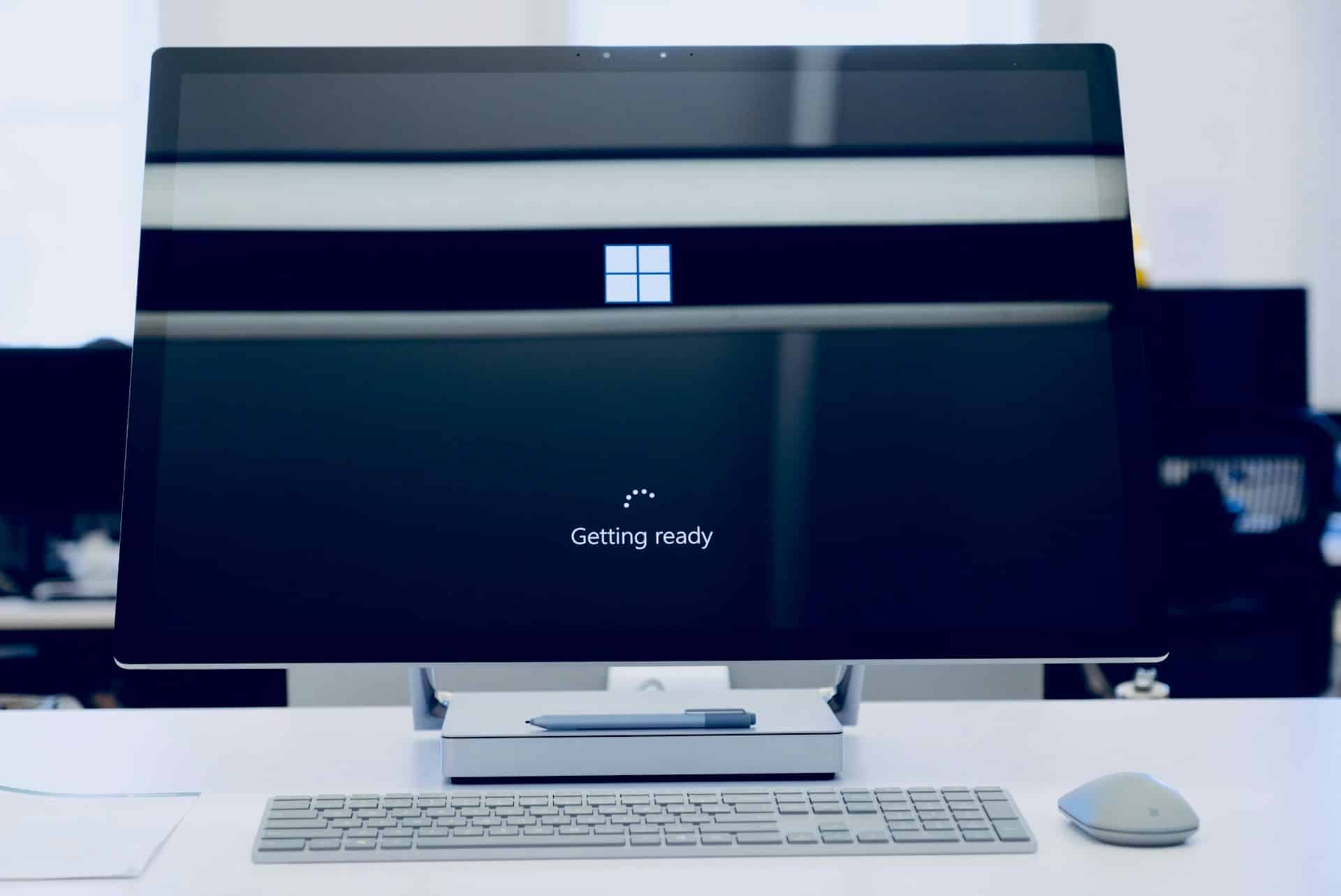 Still on Windows 10? Here's Why You're Putting Your Business at Risk johnyvino R54V69BN0MI unsplash